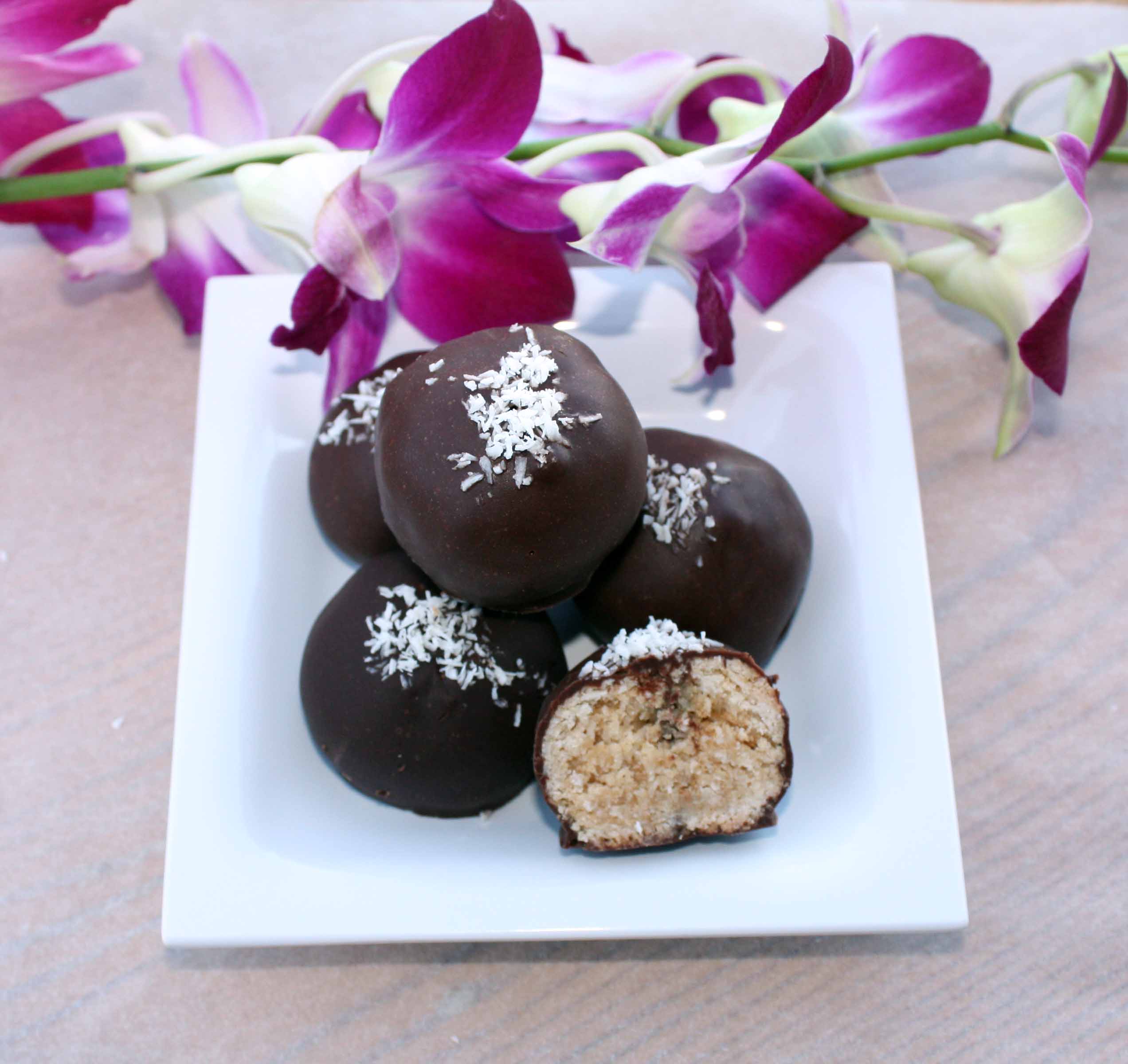 Peanut Butter Coconut Balls- A healthy Holiday Treat4